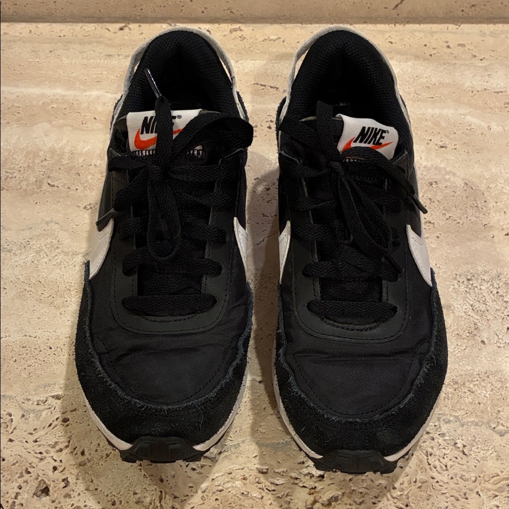 Nike Women's Black and White Sneakers